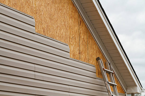 24/7 Emergency Storm Damage Siding Repair experts in Burnsville, NC